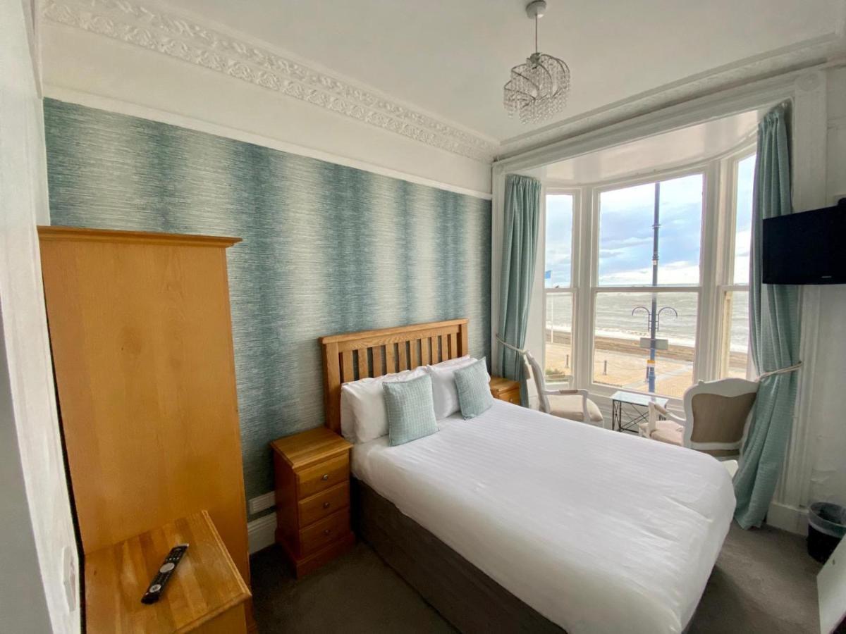 Helmsman Bed & Breakfast 2*